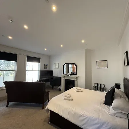 The Chapel House-2